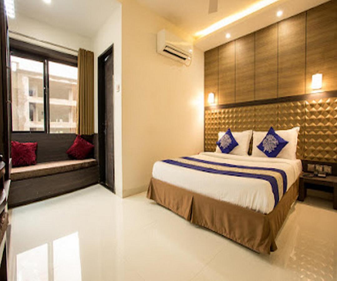 Cherrystay Kiran Inn 印多尔 外观 照片