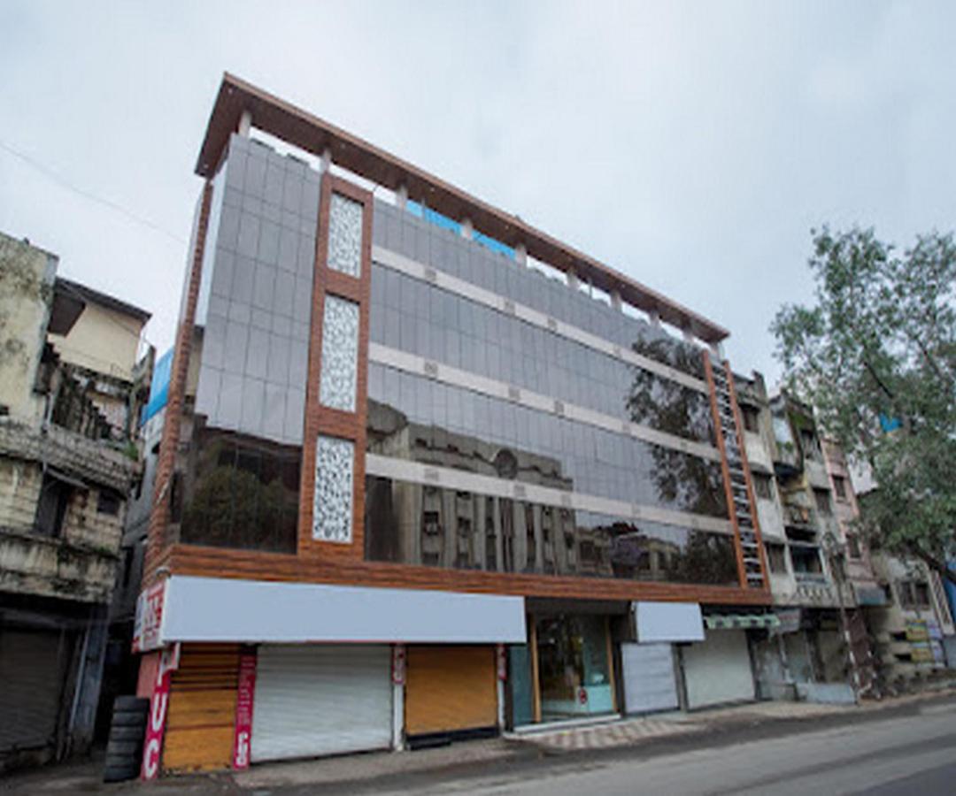 Cherrystay Kiran Inn 印多尔 外观 照片