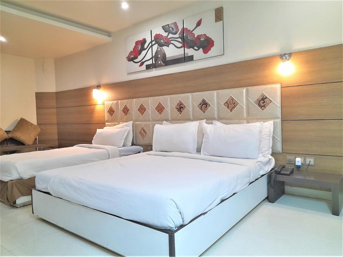 Cherrystay Kiran Inn 印多尔 外观 照片