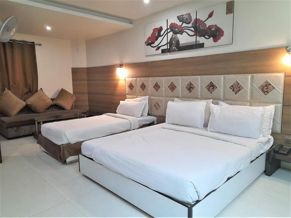 Cherrystay Kiran Inn 印多尔 外观 照片